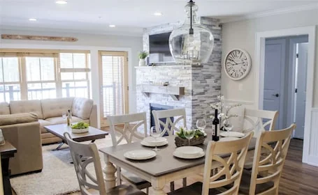 Luxury SKI IN/SKI OUT Kearsarge Brook Condo 3 bed, 2 bath at Cranmore Mountain!!