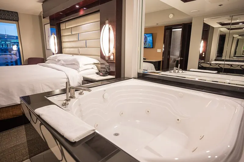 Luxury Suite Center Strip