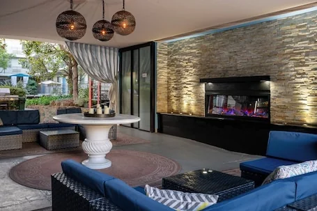 Marin Suites Hotel
