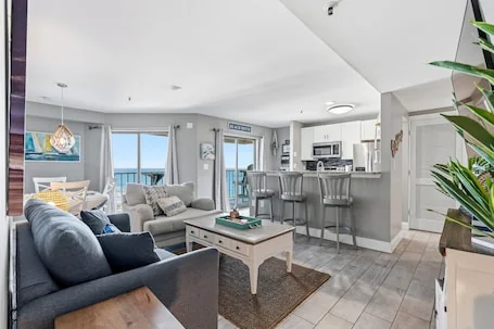 MB Renaissance 1117- 2BR/2BA Oceanfront Condo in Myrtle Beach