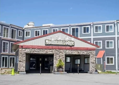 ML159- First Floor, Ski In/Out, Sleeps 6, Pvt Parking, Summer A/C, Near Village