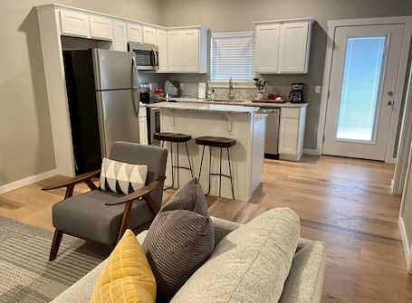 Modern 2B/2.5Bath w/ Garage – Close to UofA and Centennial Park