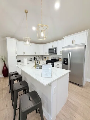 Modern 4BR/2B Home, with HotTub, Near DFW Airport