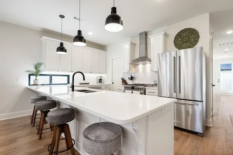 Modern Bentonville farmhouse townhome-3BR/3BA sleeps 6. Walk, bike or drive to Downtown Bentonville!