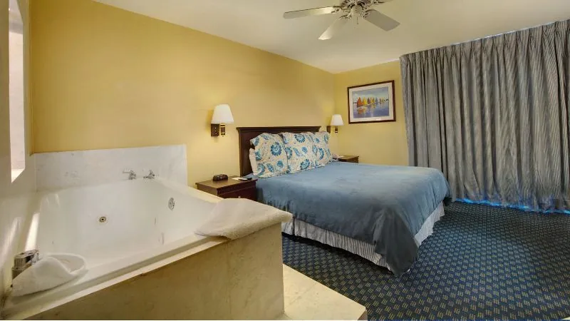 Monterey Bay Lodge