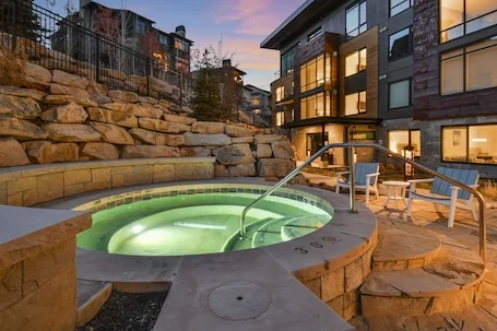 New & Luxury 2 BR in Canyons Village – Ski in/out! by RedAwning – Save 20% on 7+ Nights!
