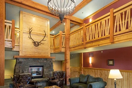 Newly Renovated Condo w Ski-In/Ski-Out Access, Hot Tub, and Fitness Facility
