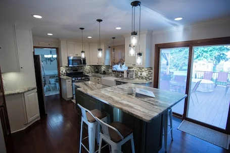 Oasis at Avalon Lakes – Hot Tub – Gas Fire Pit – Outdoor livingroom w/gas fire