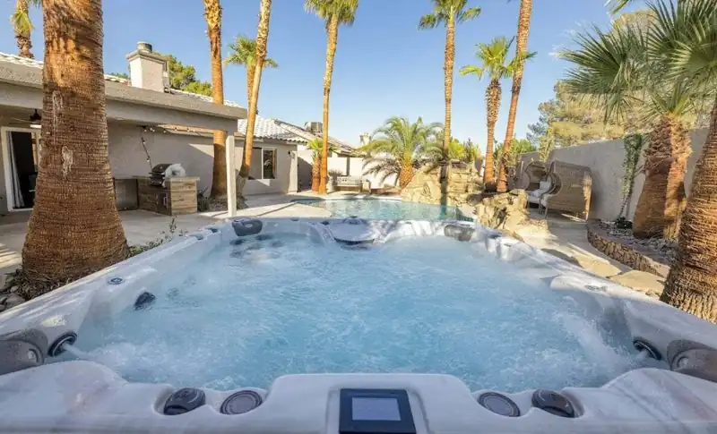 Oasis in the Desert w/ Heated Pool Fully Renovated