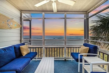 👩‍🎨 Oceanfront Interior Decorator’s Personal Getaway / Year Round Pool & Hot Tub