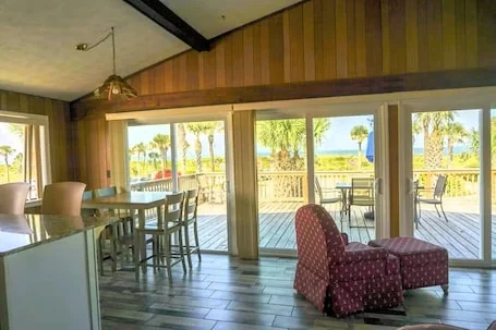 Oceanview Lodge