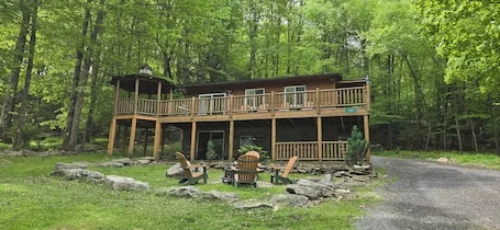 Owl’s Nest | Comfy 3BR Dog-Friendly Home w/Hot Tub