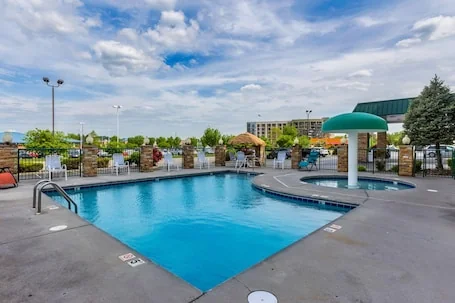 Park Grove Inn