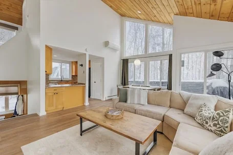 Perfect for Large Groups – 5BR – Pools/Tennis/Hot Tubs – Minutes to Loon