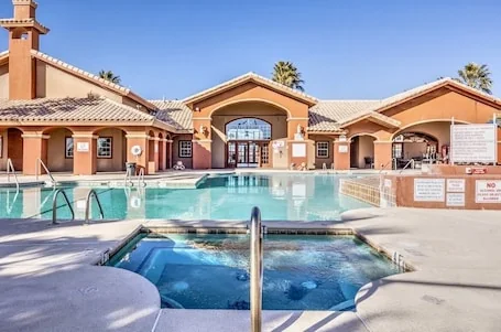 Perfect Home for Families & Dogs-Gated Community, Pool/Security & Many Amenities