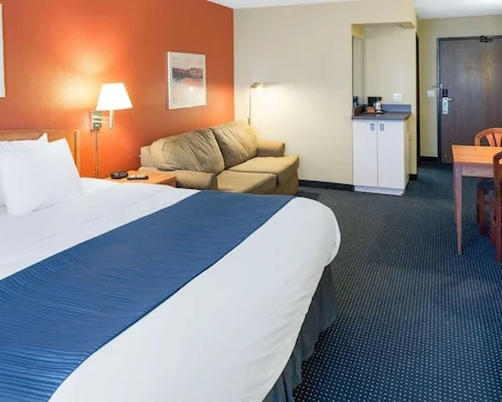 Quality Inn Lakeville North