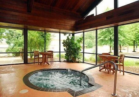 Quality Inn & Suites Sevierville – Pigeon Forge
