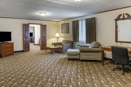Quality Inn & Suites Zanesville City Center