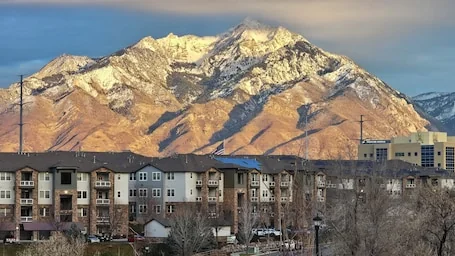 Quiet 2BR/2BA Near Hiking & Trails, Parks & Summer Fun – Spacious 1,300 Sq Ft