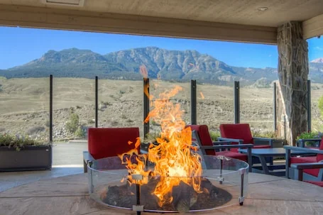 Ridgeline Hotel at Yellowstone, an Ascend Collection Hotel