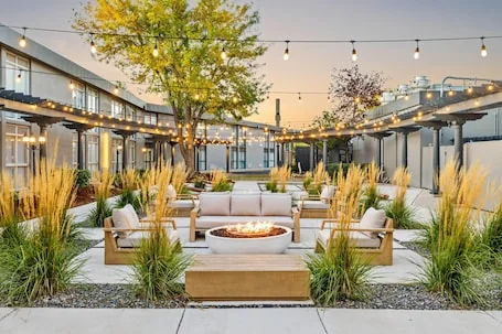 Riverside Hotel & Conference Center