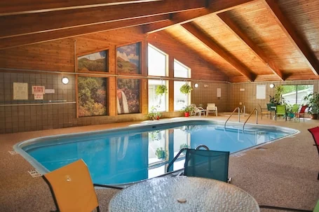 Riverside Inn