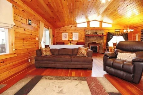Romantic stay by the CREEK -Secluded/self-checkin