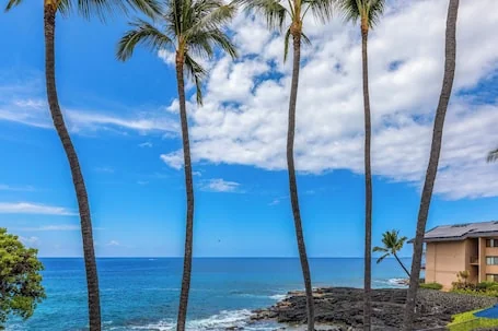 Royal Sea Cliff Kona by OUTRIGGER