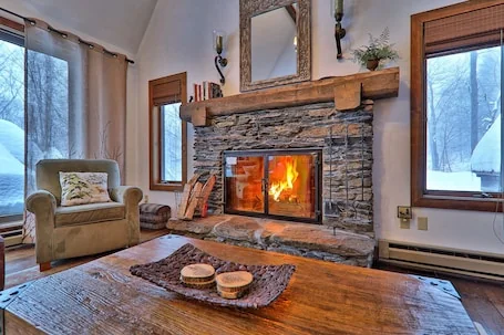 Rustic home with a private hot tub, cable, & washer/dryer