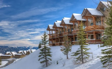Saddle Ridge Ski in/Ski out condo, private hot tub