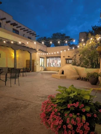Sagebrush Inn & Suites