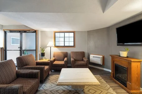 Sauk River Inn & Suites, a Travelodge by Wyndham