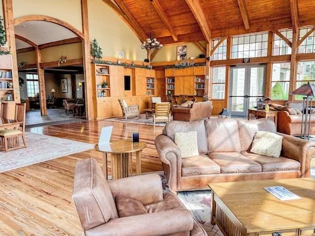 SE 307Modern 2BR/2BA Snowshoe Mountain Getaway