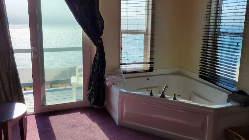 Seahorse Oceanfront Lodging