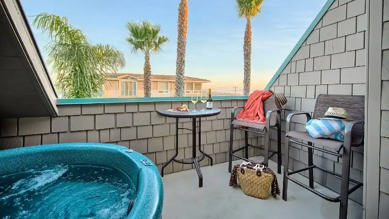 SeaVenture Beach Hotel & Restaurant
