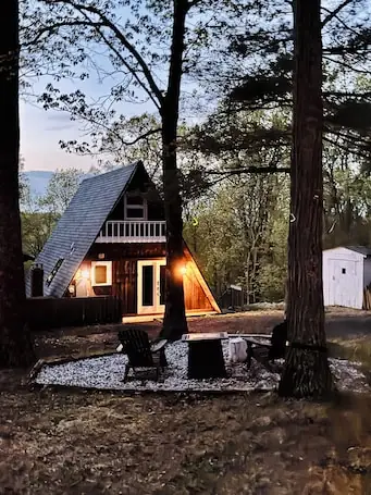 Secluded Luxury A‑Frame Hot Tub,Sauna,Firepit & XL Deck Pocono Mountains Retreat