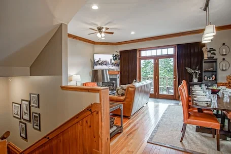 Shays Landing #6: 4 Bedrooms, 4.5 Bath: Pvt Hot Tub, Slope Side