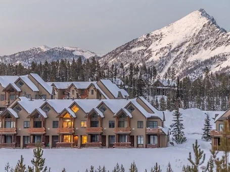 Ski-in/Out w/private hot tub & gorgeous views – Saddle Ridge Family Retreat