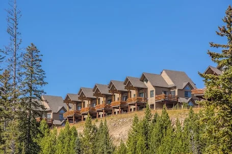 Ski In/Ski Out Condo, Private Hot Tub, Moonlight Basin