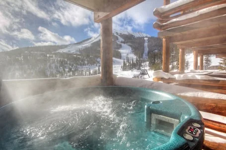 Ski-in/ski-out Moonlight Basin home w/private hot tub – Saddle Ridge – Iron Horse Haven Chalet