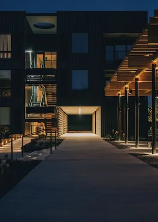 Stonebreaker Hotel