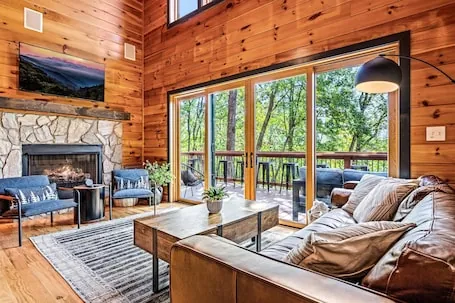 Stunning Views • Hot Tub • Sauna • Theater • Game Rooms • Sleep/Dine 23 •Firepit
