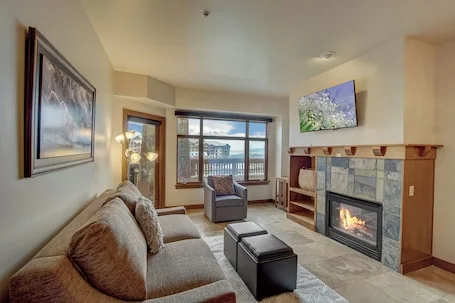 Sundial B206 | Ski-in/Ski-out | King Bed | Village Views | Pool & Hot Tubs