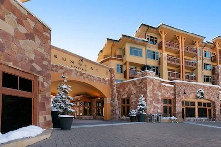 Sundial B406 | Ski-in/Ski-out | Mountain Views | Kitchen | Pools & Hot Tubs | Ski Valet
