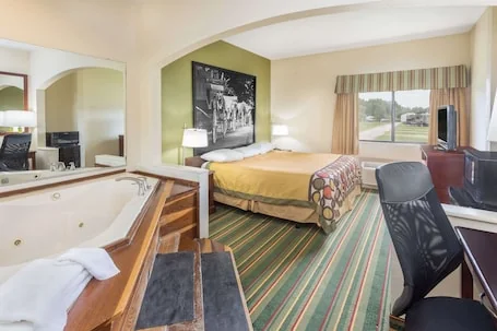 Super 8 by Wyndham Duson Lafayette West Area