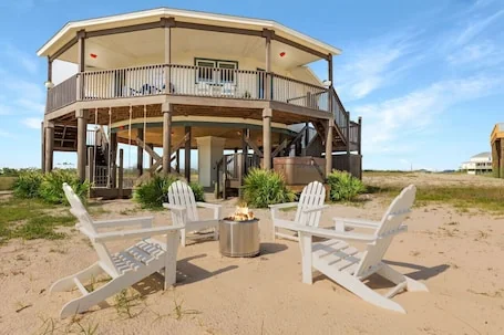 The Good Life · Ultimate Gulf Shores Getaway: Hot Tub, RV Pad, Fire-Pit & Beach