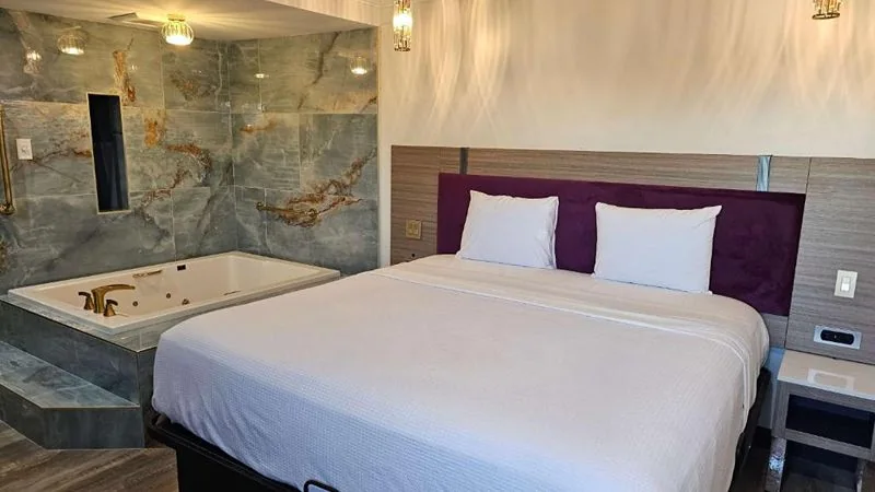 Travelodge by Wyndham Fullerton Near Anaheim