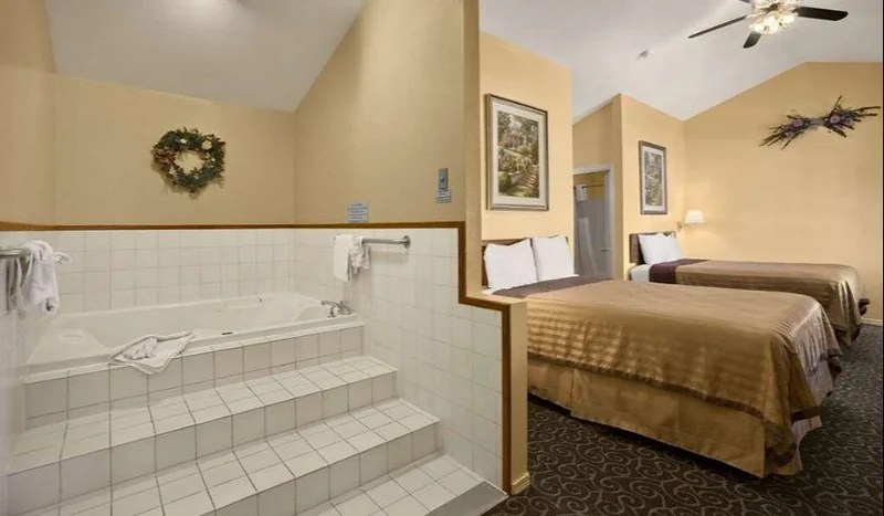 Travelodge by Wyndham Wenatchee
