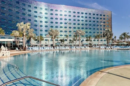 Universal’s Terra Luna Resort