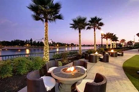 University Plaza Waterfront Hotel